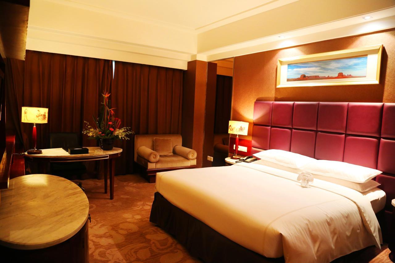 Chengdu Tianyou International Hotel เฉิงตู ภายนอก รูปภาพ
